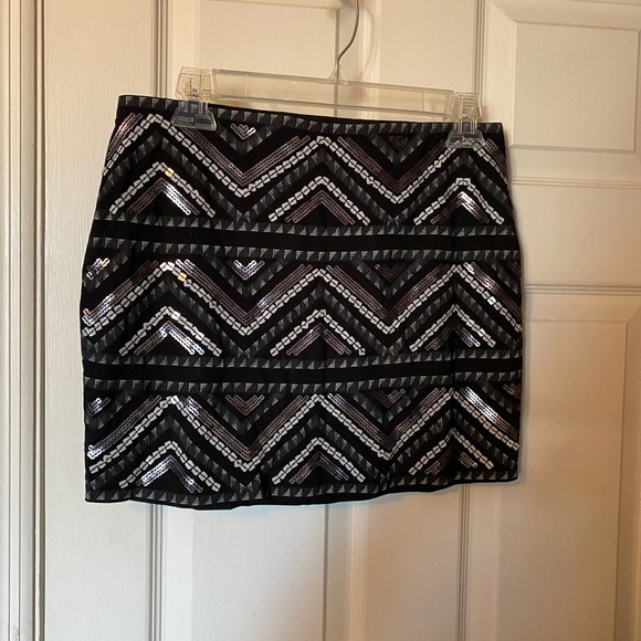 Express mini skirts - Picture 4 of 4